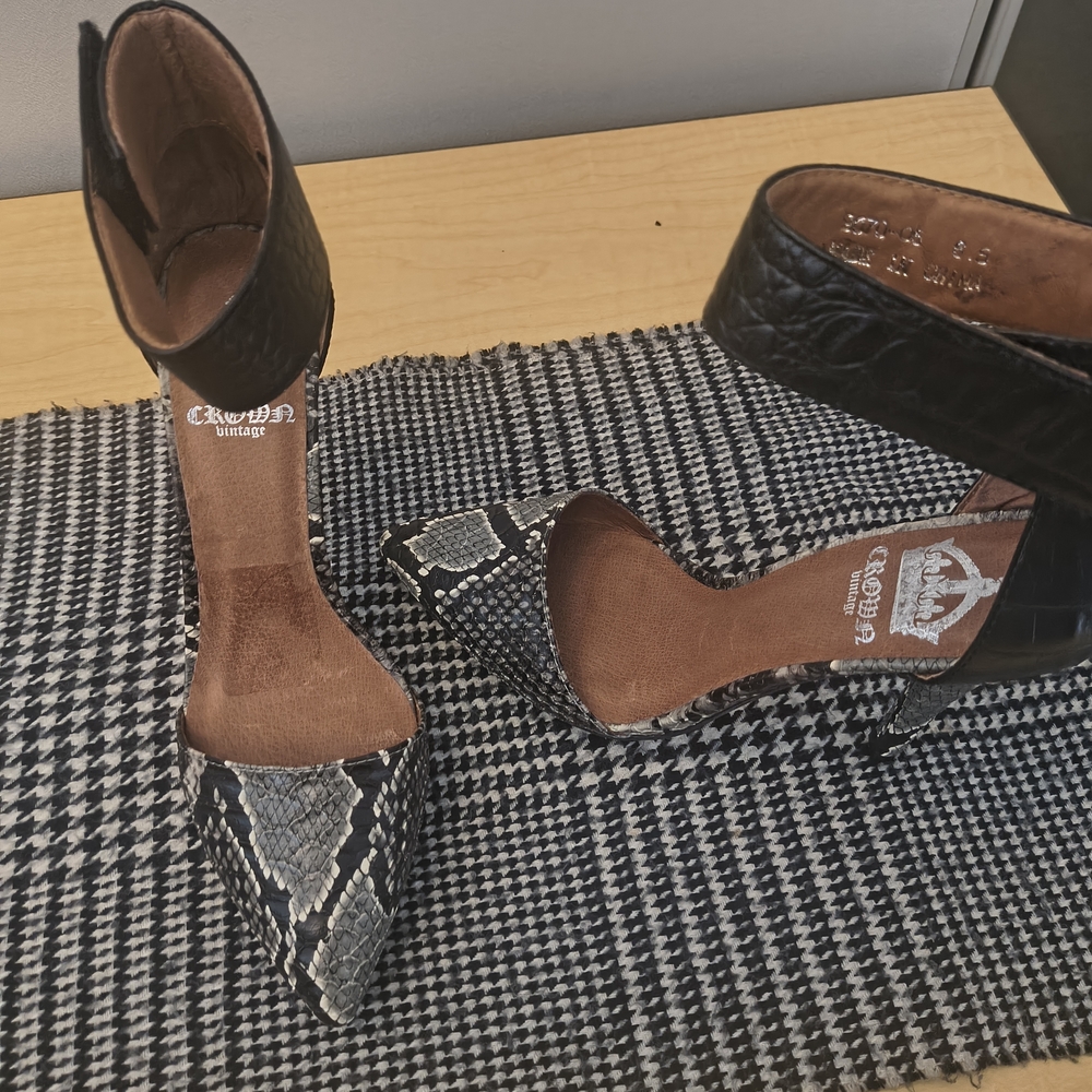 Crown Vintage Black and Gray Patterned Heels